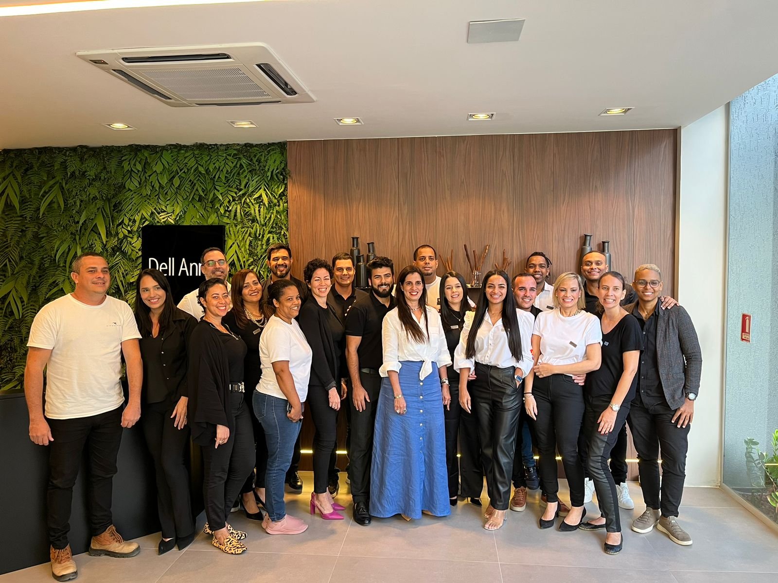 Dell Anno apresenta novo showroom em loja da Alameda das Espatódeas