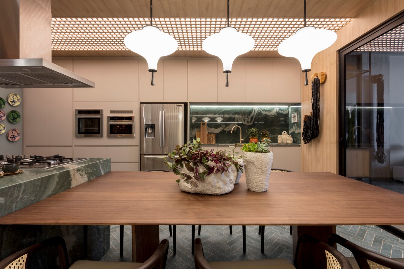 Tradição e inovação recriam as memórias da Cozinha Raízes na Casas Conceito 2023