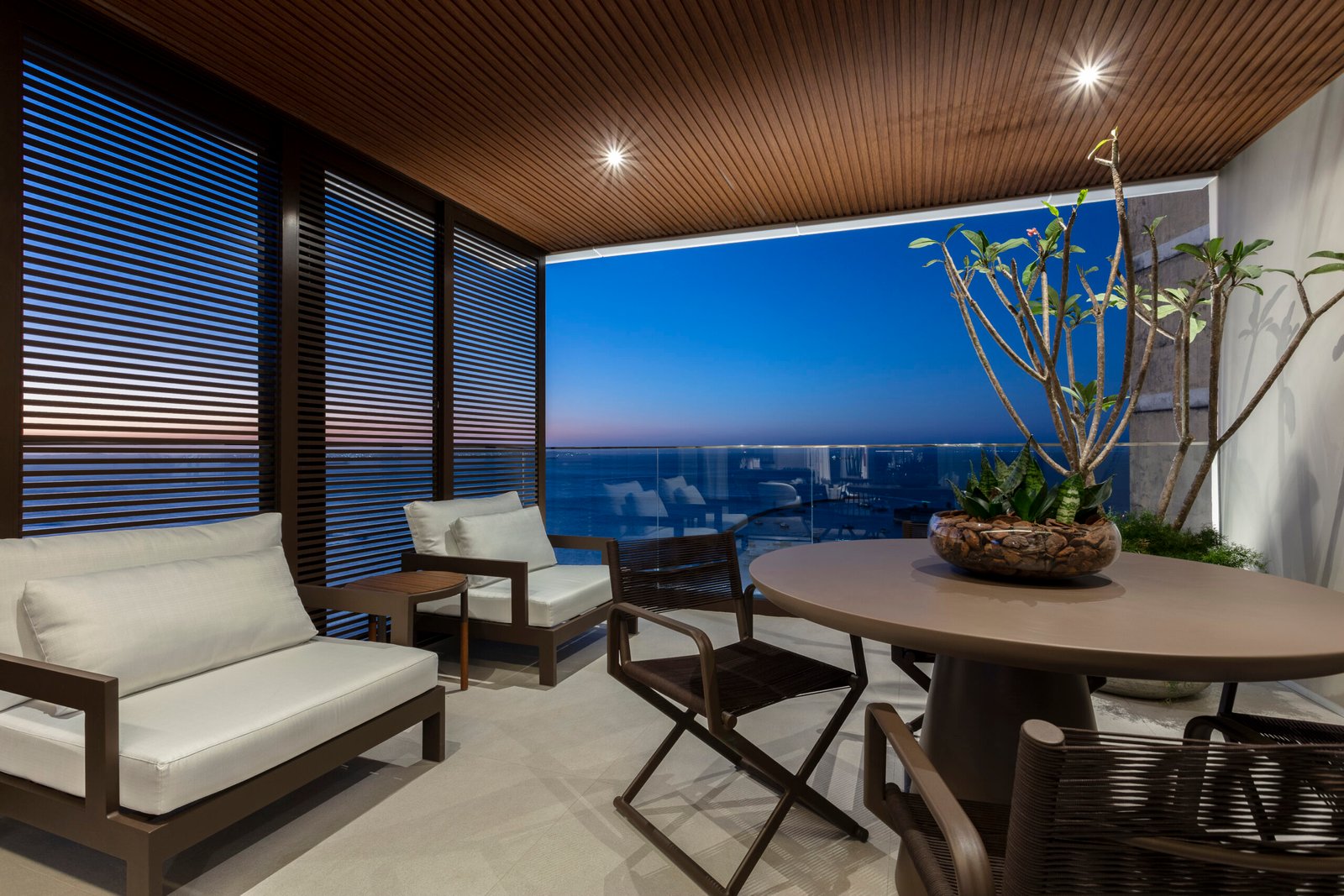 Old Bahia: Daniela Lopes aposta na essência clássica e atemporal para apartamento na Mostra Conceito Hotéis