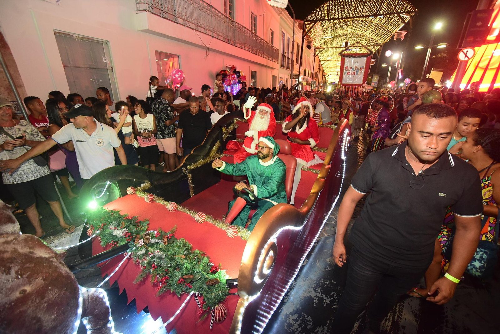 Centro Histórico de Salvador tem programação especial de Natal com túnel cenográfico, atrações musicais e desfiles 