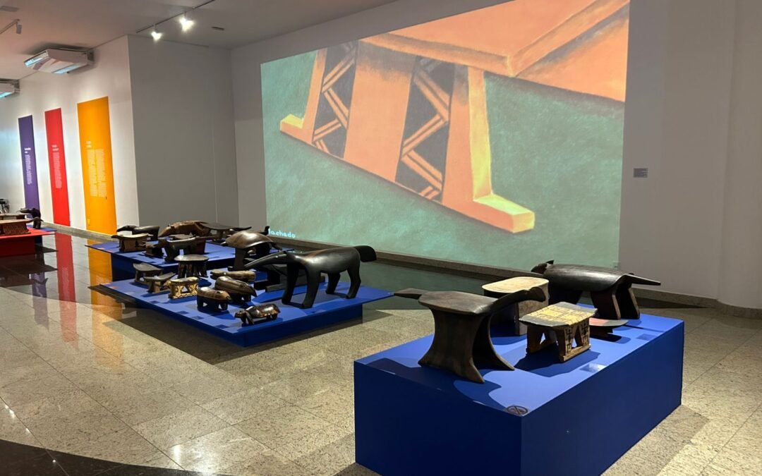 Museu em Salvador recebe exposição inédita com bancos cerimoniais de 39 etnias indígenas brasileiras