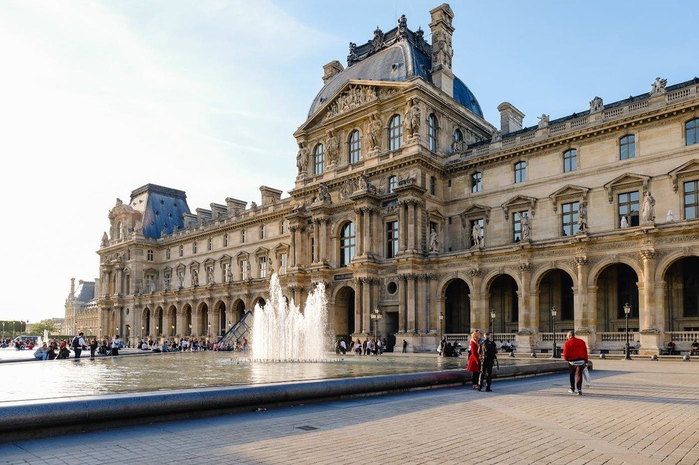 Museu do Louvre anuncia expansão histórica com sala exclusiva para a ‘Mona Lisa’