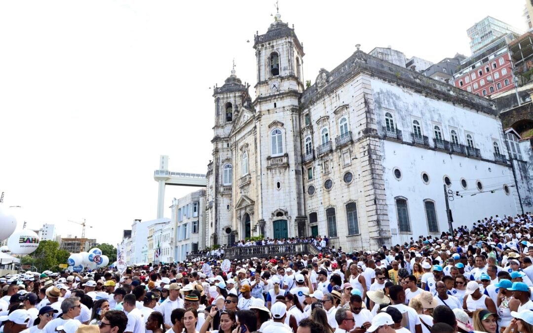 Reunindo cerca de 1 milhão de pessoas, Lavagem do Bonfim é ponto alto do verão de Salvador