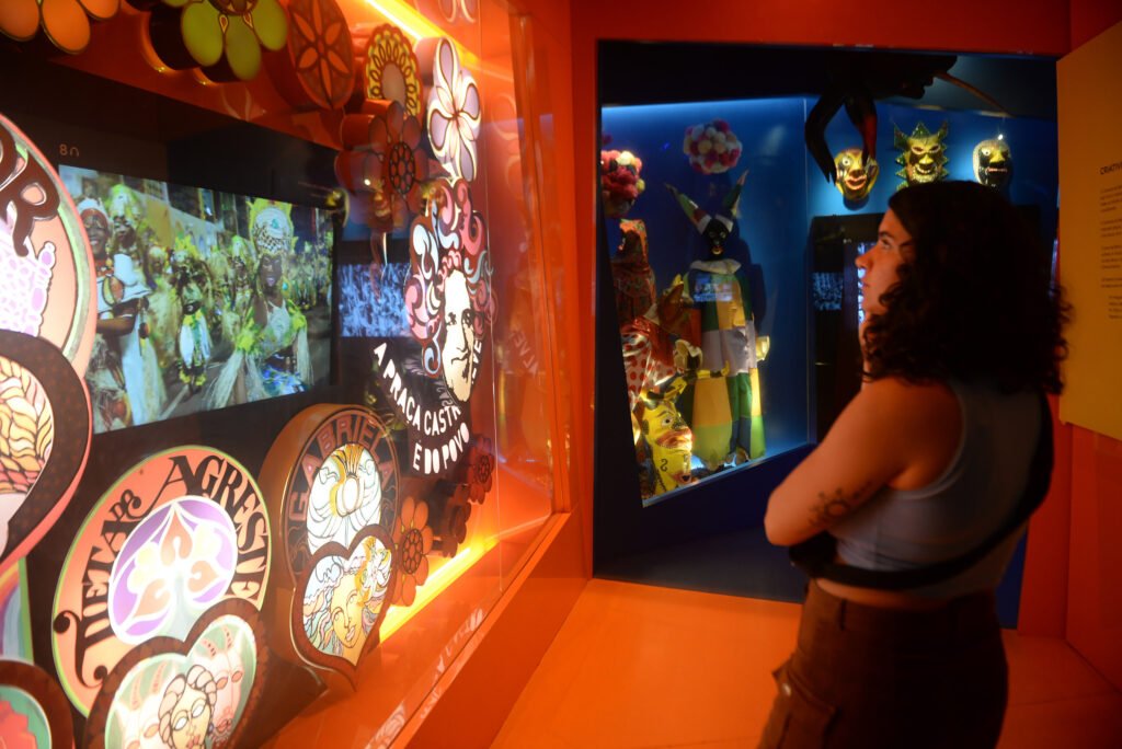 Turistas exploram espaços culturais após temporada de Carnaval em Salvador