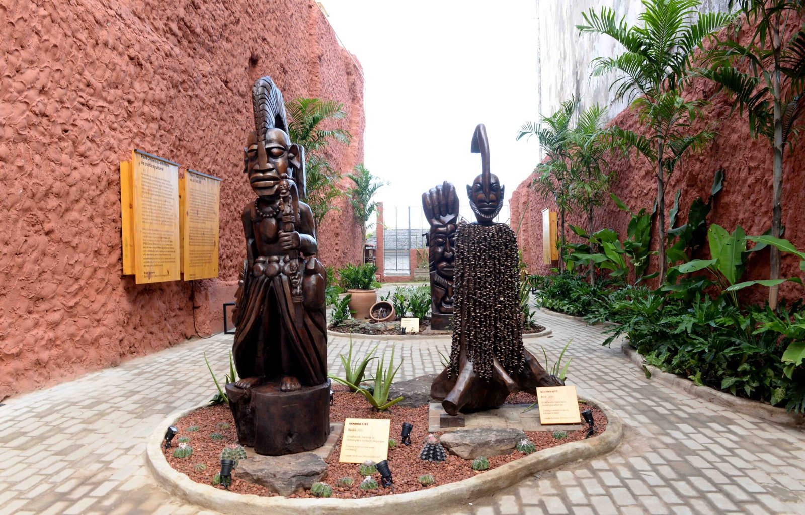 Museu no Centro de Salvador inaugura área externa com mostra inspirada em Exu
