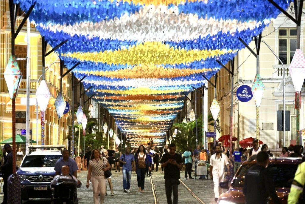 São João no Centro Histórico de Salvador terá iluminação especial e túnel de 400 metros de bandeirola